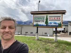 Roly with Downie Selkirk sign
